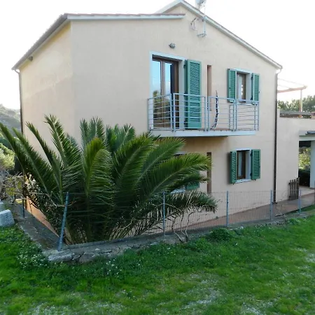 Il Mandorlo Nyaraló Marciana